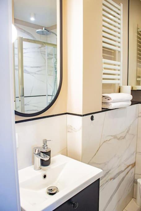 Central Apartment With Balcony And Views, Old Town, Metro Varsavia Esterno foto