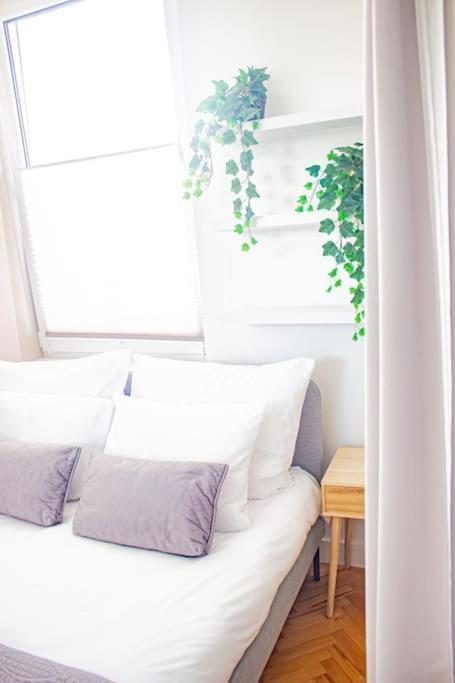 Central Apartment With Balcony And Views, Old Town, Metro Varsavia Esterno foto